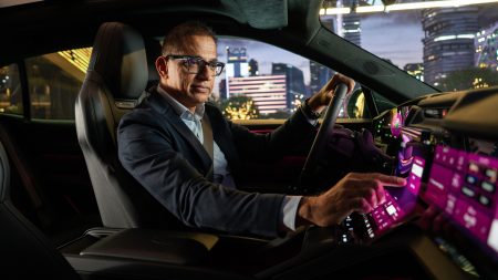 The new Cayenne Electric Driver Experience